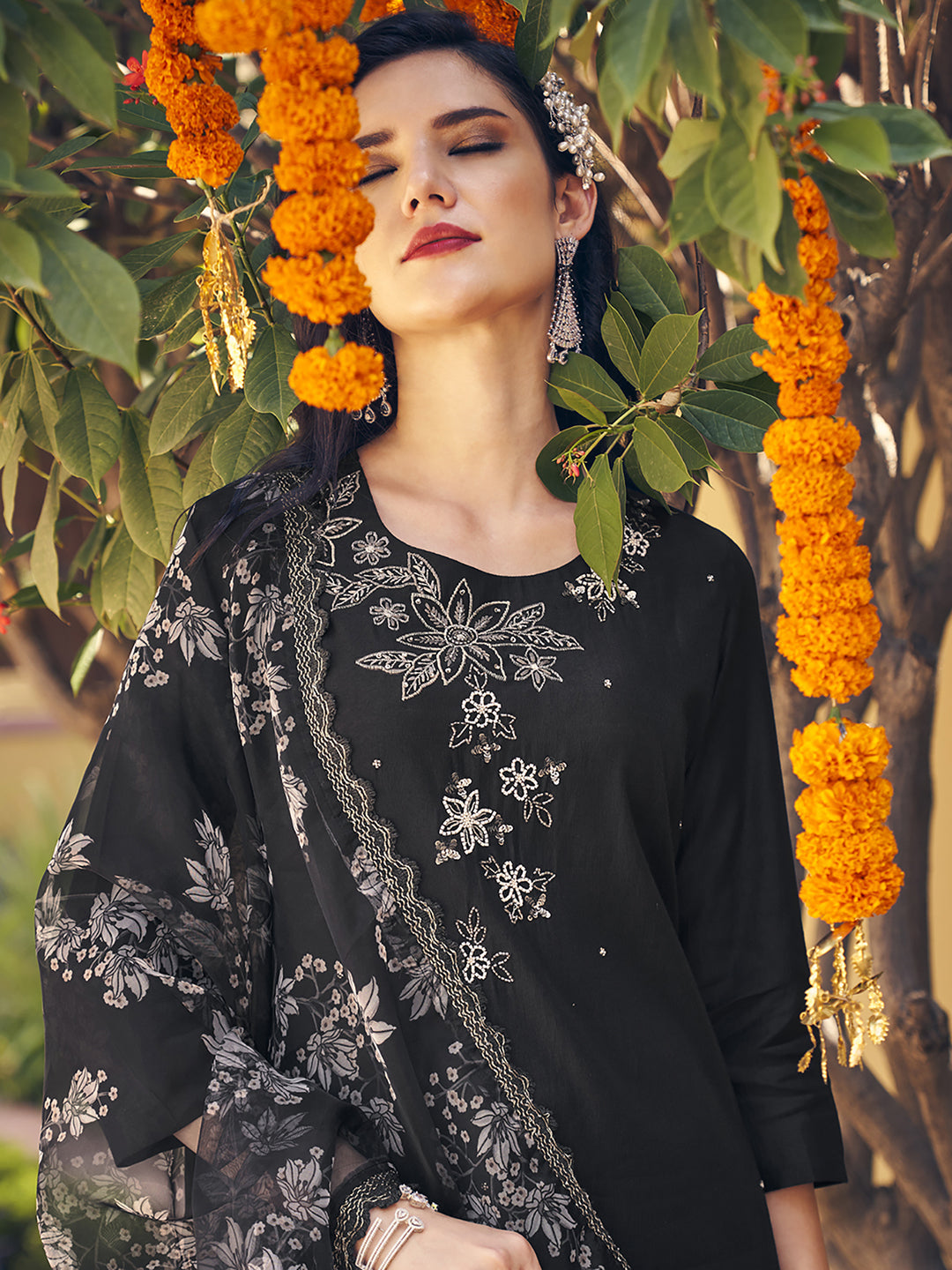 Indo Era Black & White Floral Embroidered Regular Kurta With Trousers & Dupatta