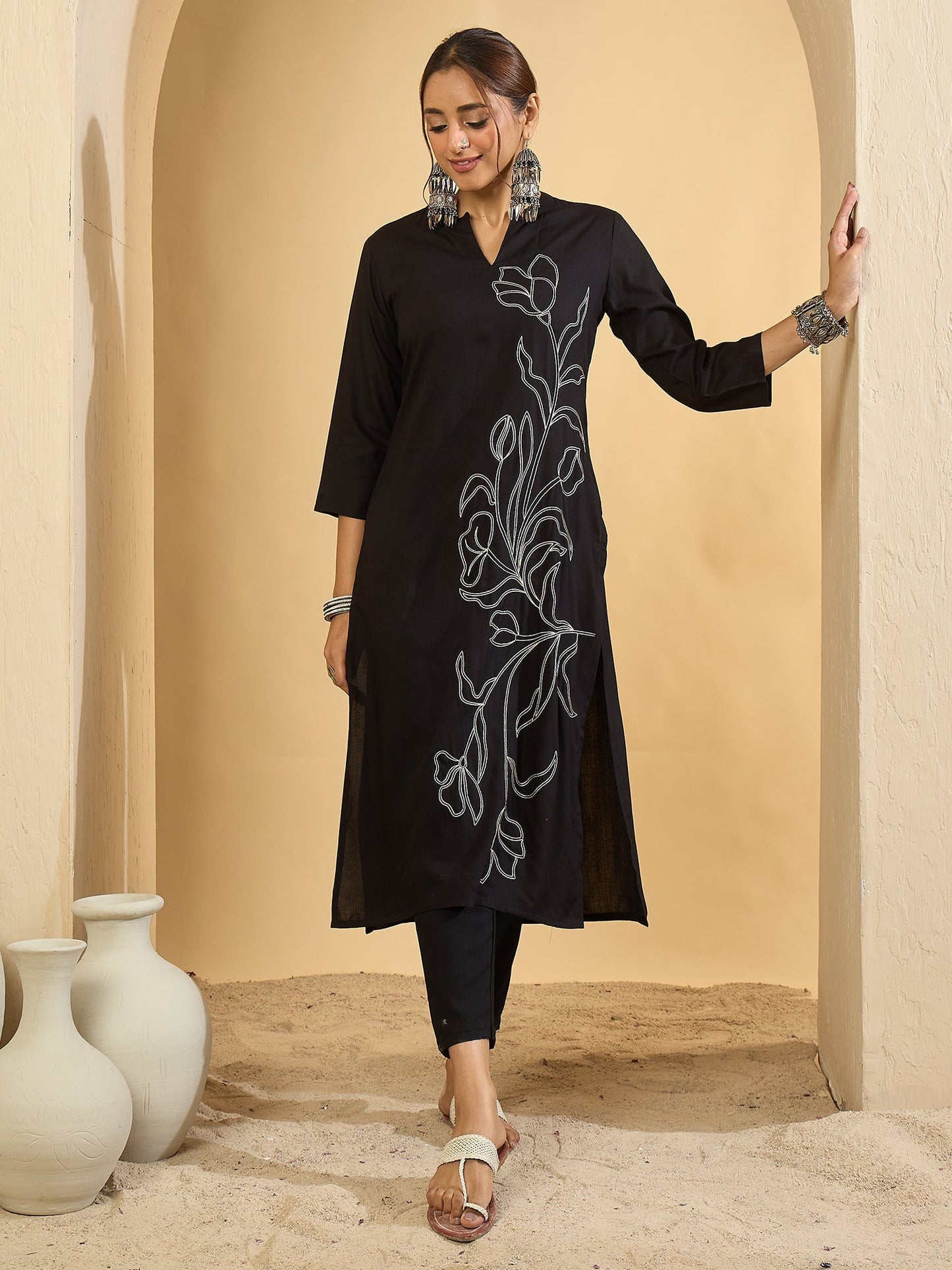 Black Embroidered Straight Viscose Rayon kurta