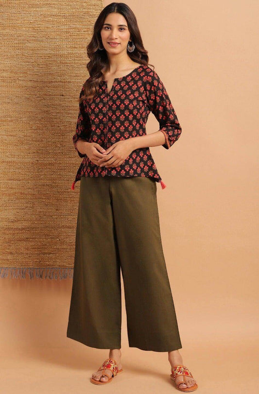 Black Cotton Floral Print Regular Top Silae