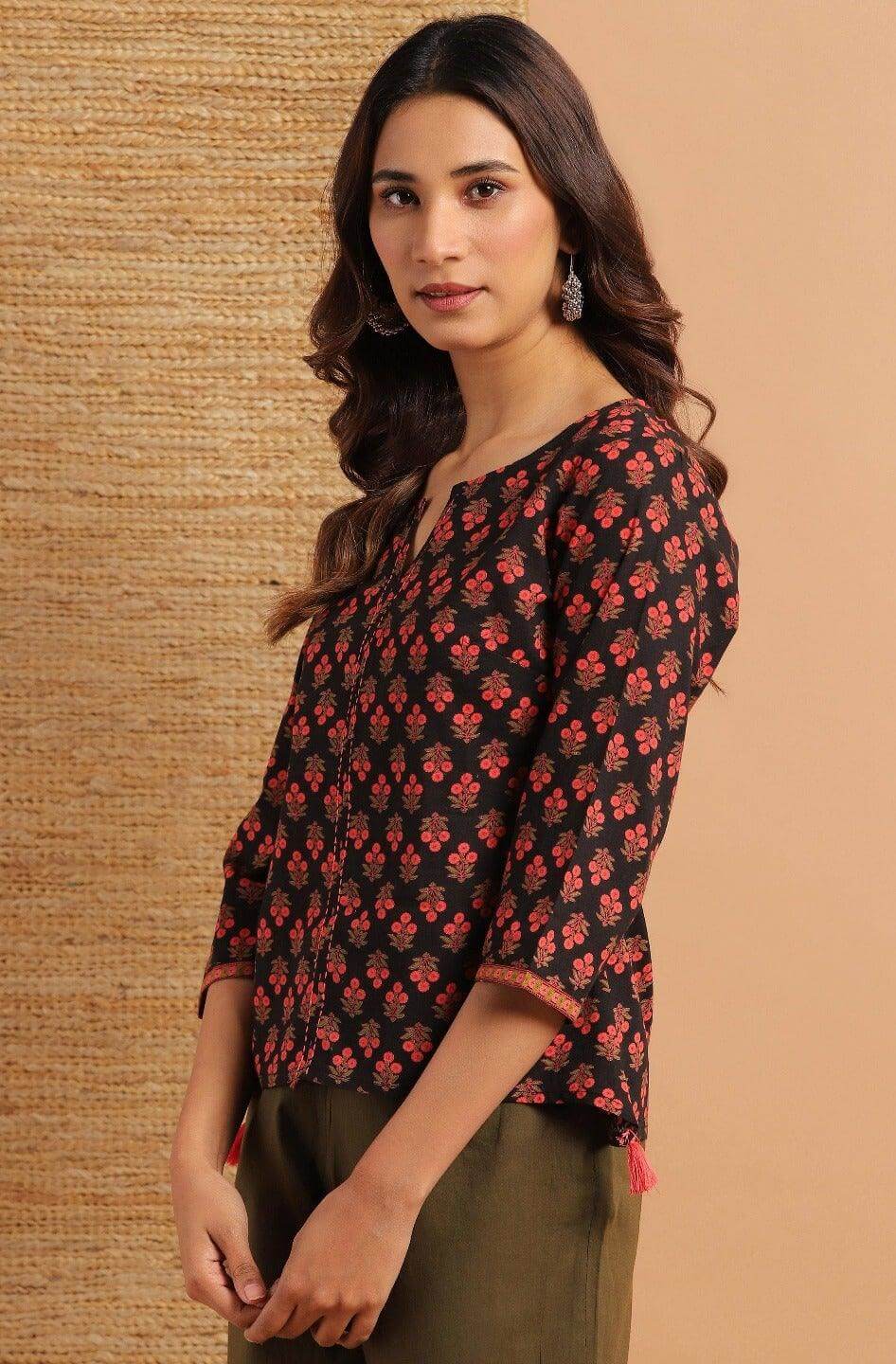 Black Cotton Floral Print Regular Top Silae