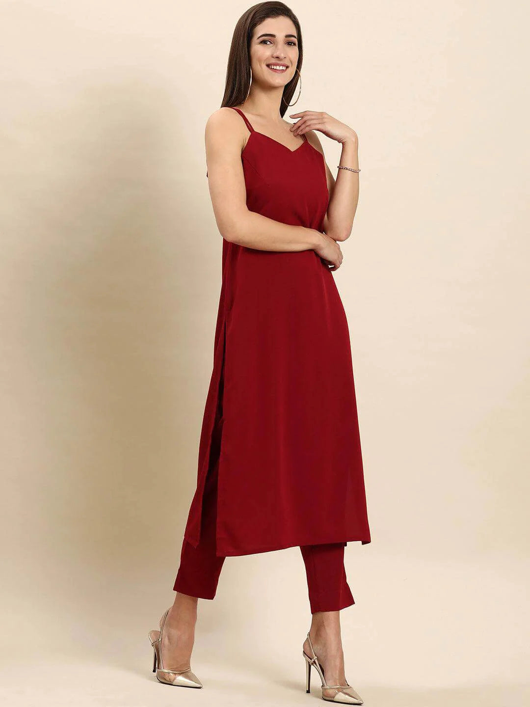 Maroon Poly Crepe Solid Kurta With Pant And Dupatta