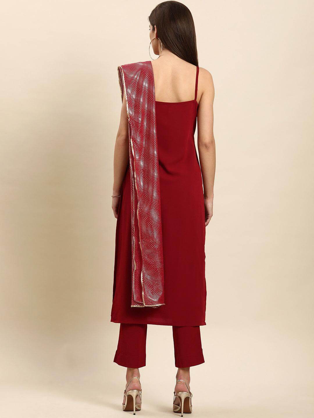 Maroon Poly Crepe Solid Kurta With Pant And Dupatta
