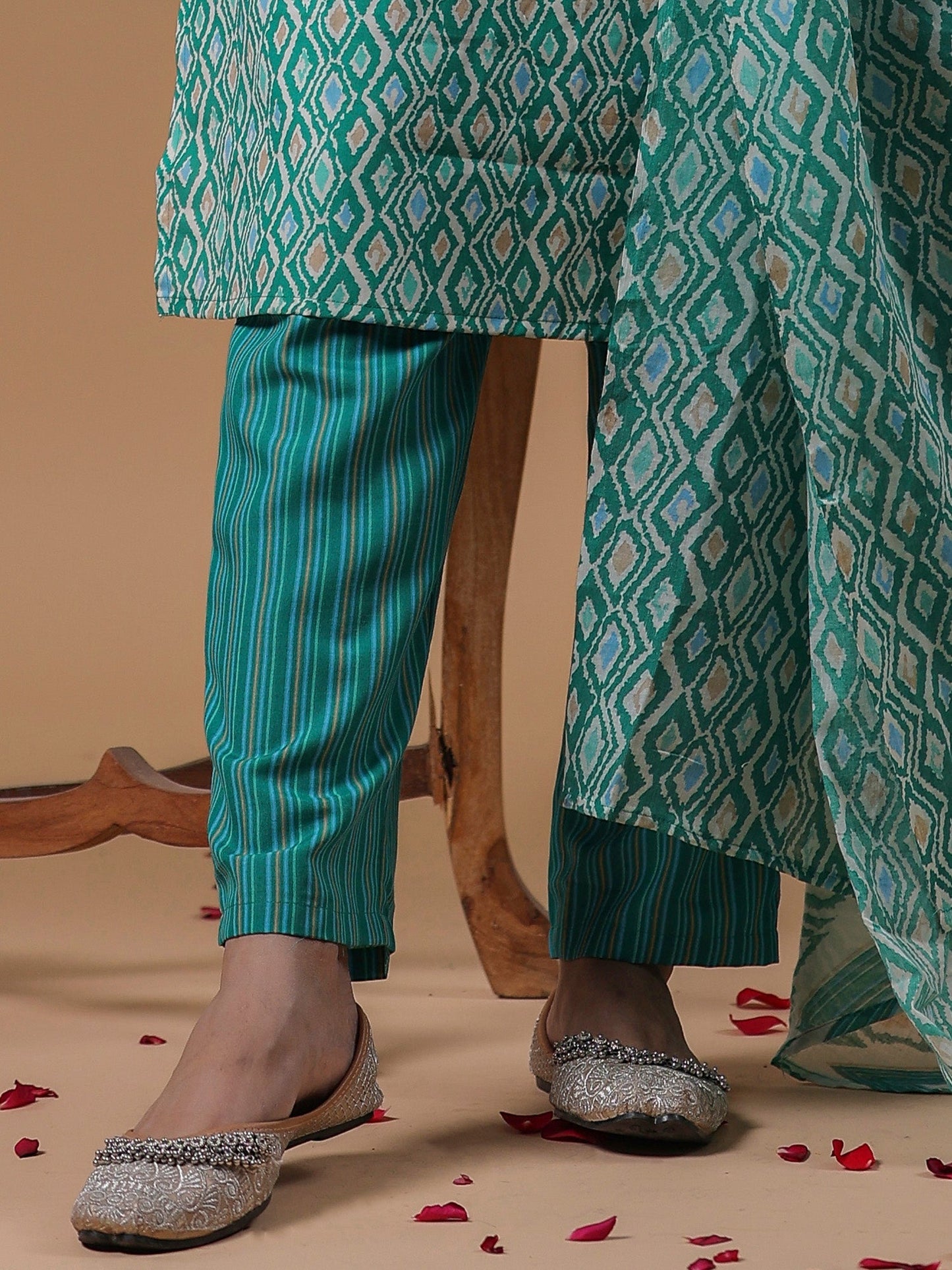 Indo Era Green Embroidered Straight Kurta Trousers With Dupatta Set