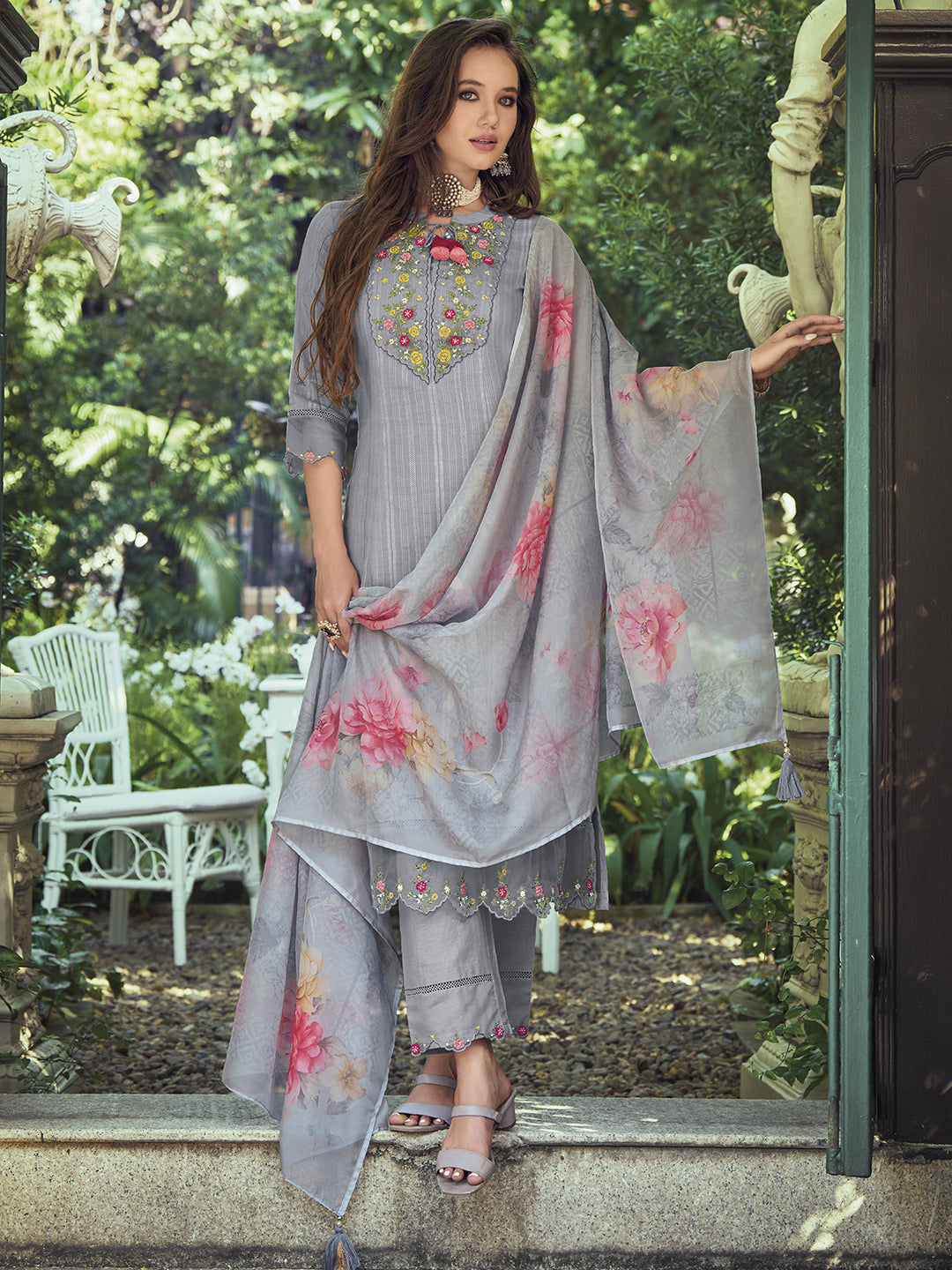 Indo Era Grey & Red Floral Embroidered Regular Pure Cotton Kurta With Trousers & Dupatta