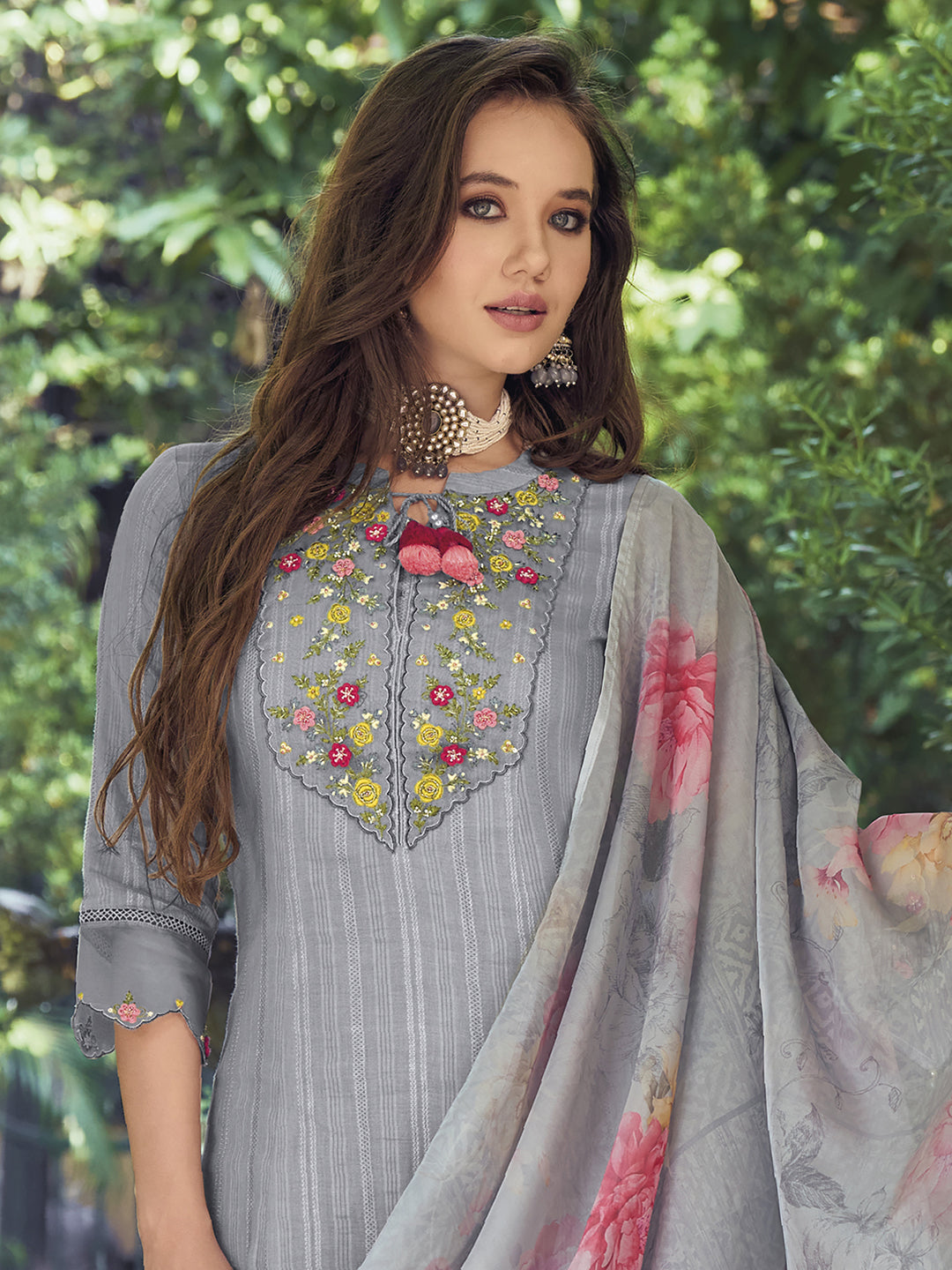 Indo Era Grey & Red Floral Embroidered Regular Pure Cotton Kurta With Trousers & Dupatta