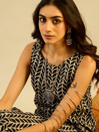 Indo era Black Printed Straight Kurtas