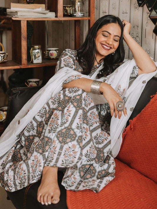 Silae White Cotton Botanical Print Kurta With Palazzo And Dupatta