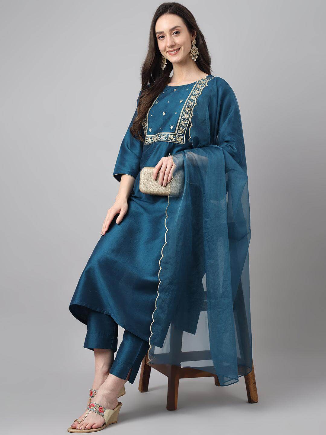 Women's Teal Chinon Solid Kurta With Pant And Dupatta