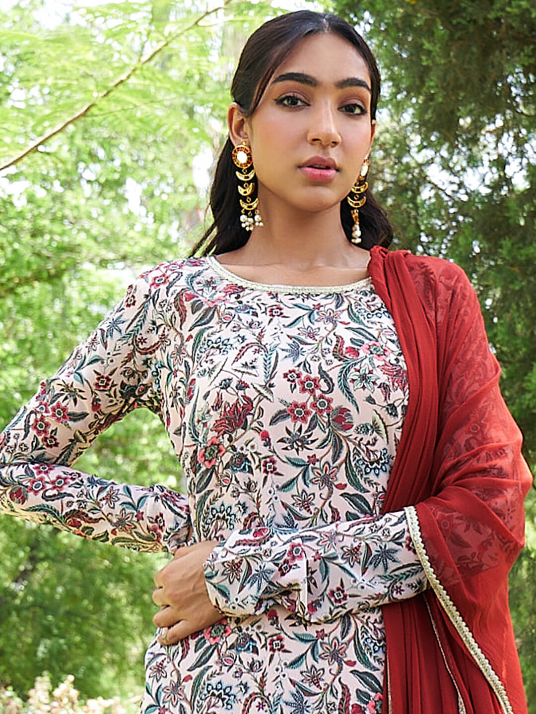 Women's Beige Georgette Digital Floral Printed Kurta With Palazzo And Dupatta